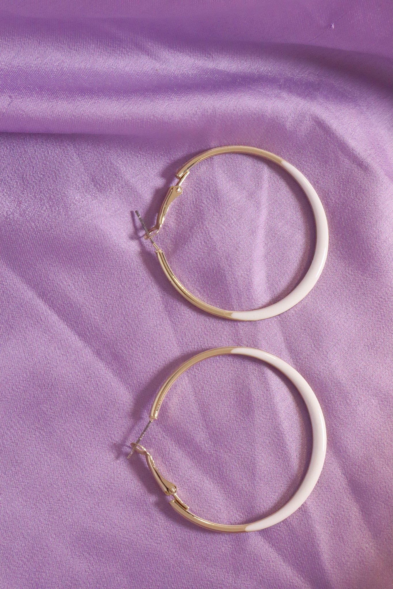 In Trend Gold White Hoops - Medium