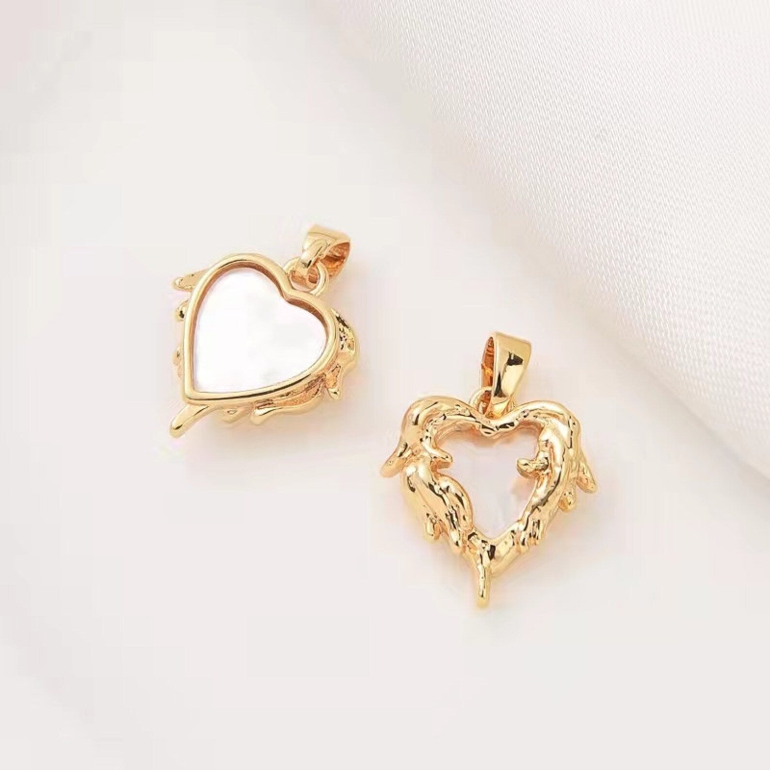 Mod Era Charm Necklace - Golden Salty