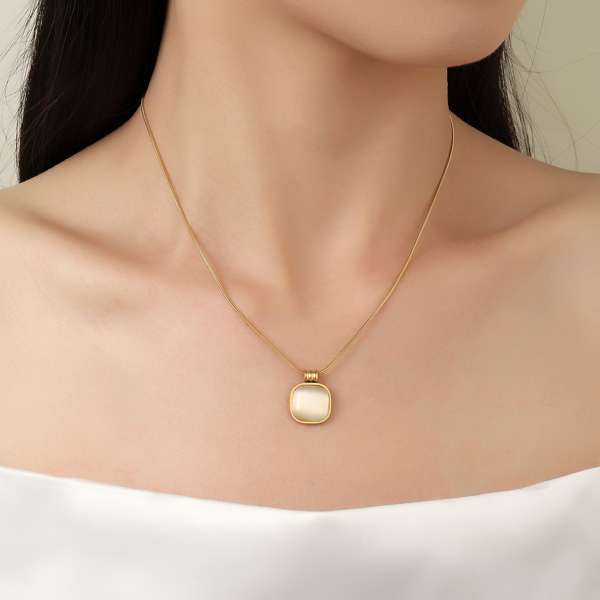 Dainty Droplet Necklace