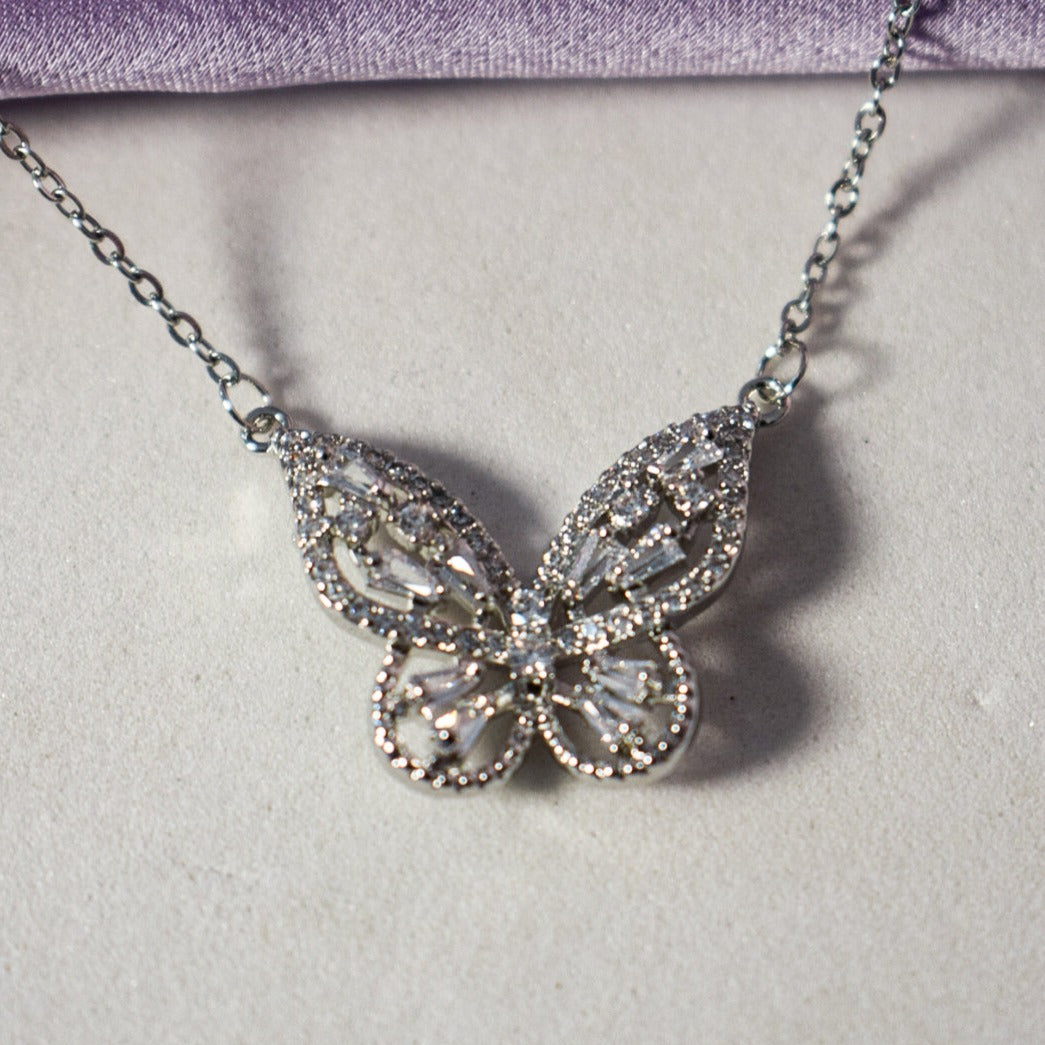 Nature's Beauty Necklace Salty