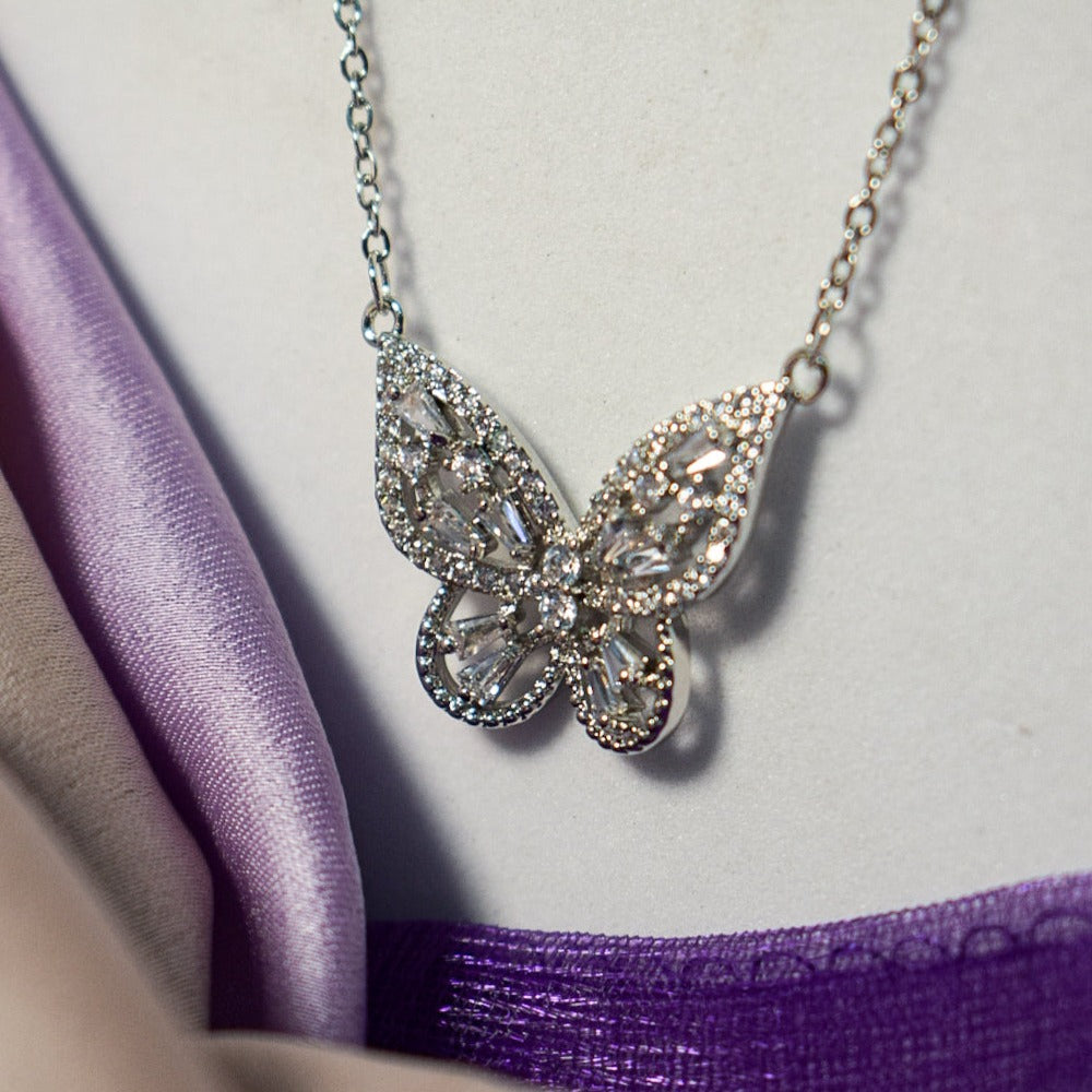 Nature's Beauty Necklace Salty