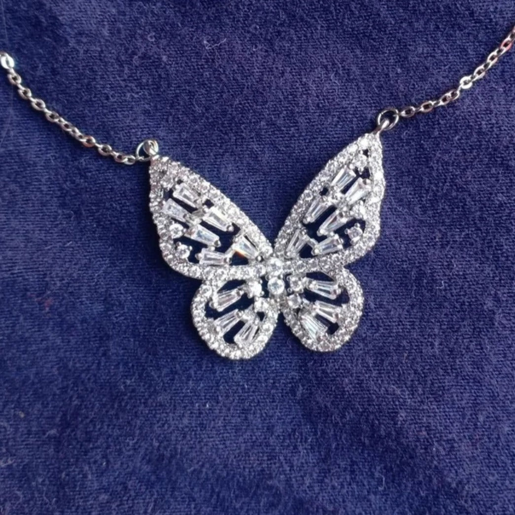 Nature's Beauty Necklace Salty