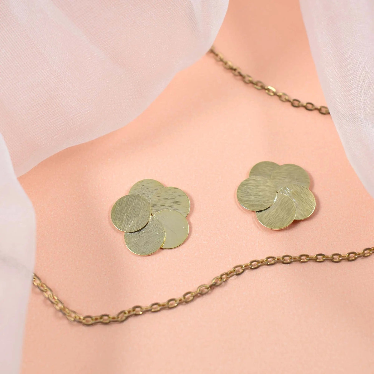 Overlap Metal Round Flower Stud Earrings