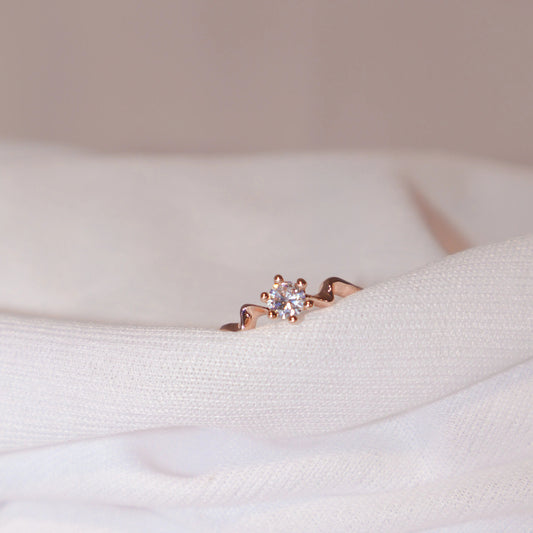Curved wave rose-gold ring