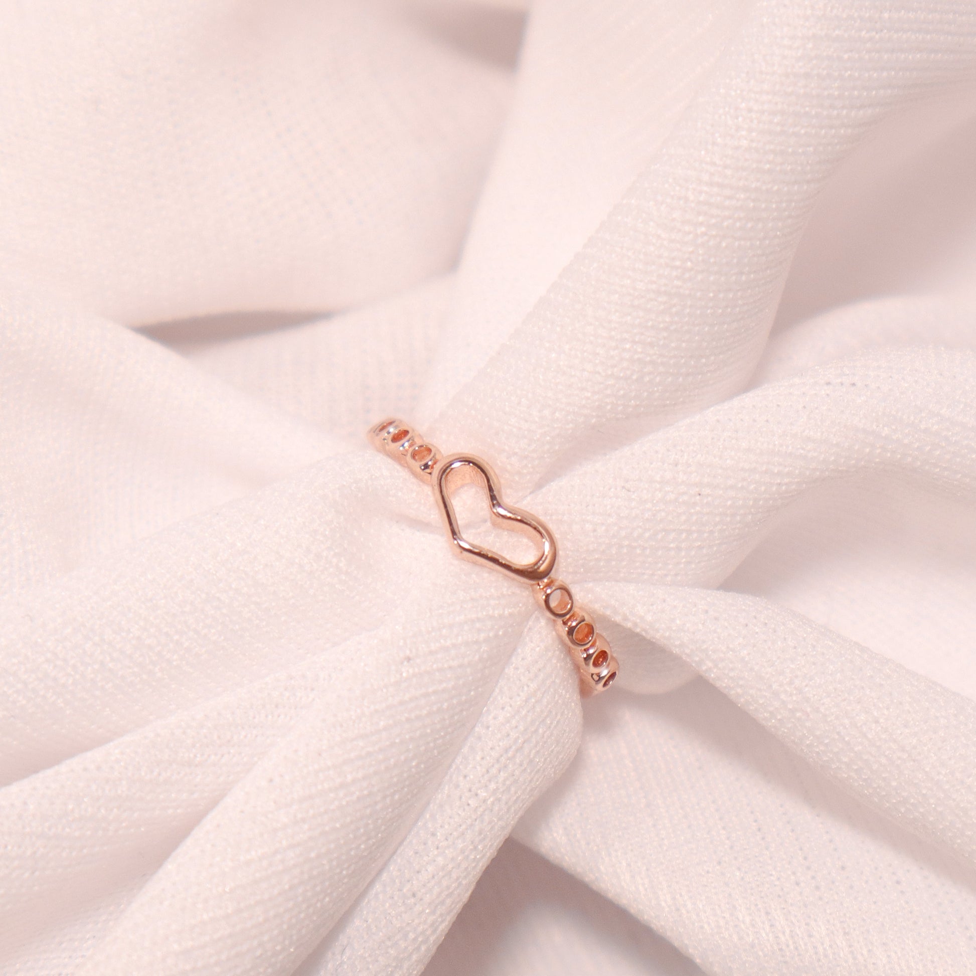 Basic Heart Gold Ring