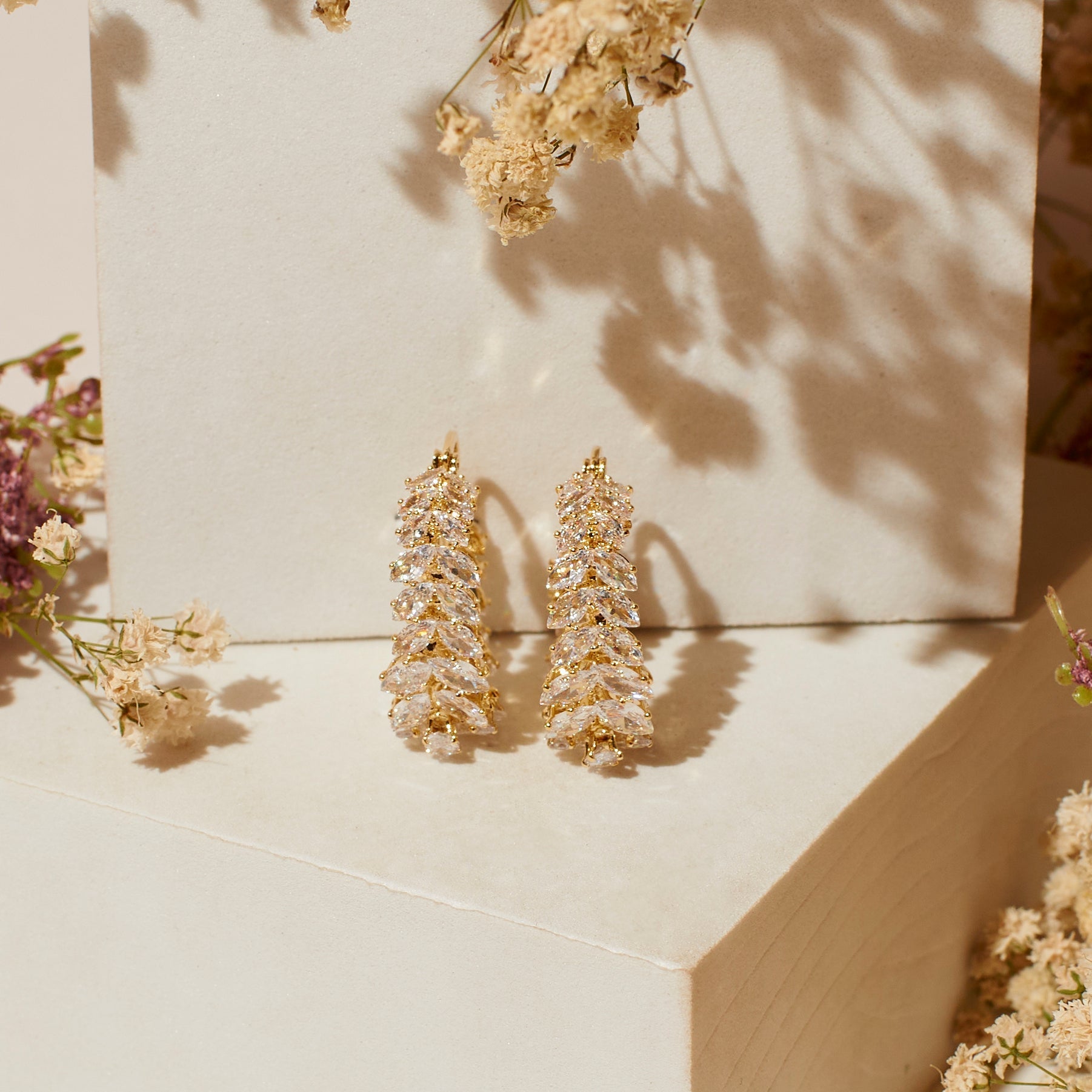 Eclat Chic Earrings - Golden Salty