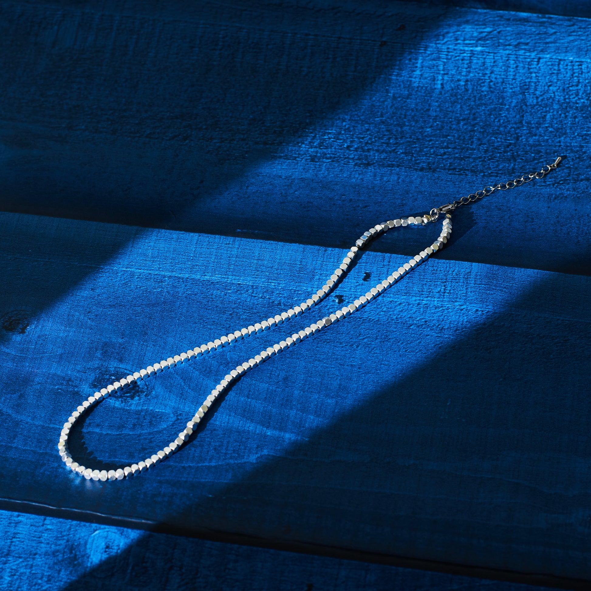 Shining Bead Adorn Chain Salty Alpha
