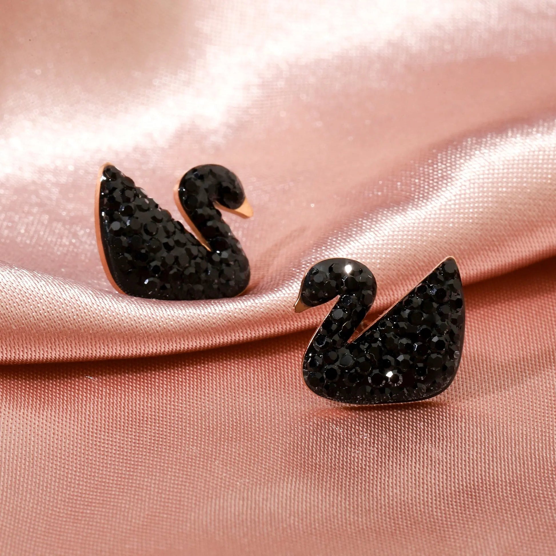 Shinning Swan Stud Earrings - Black | Salty