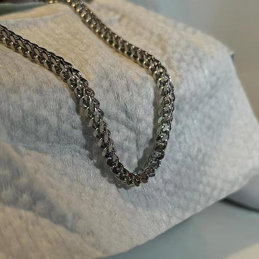 Sleek Elegance Silver Chain Salty Alpha