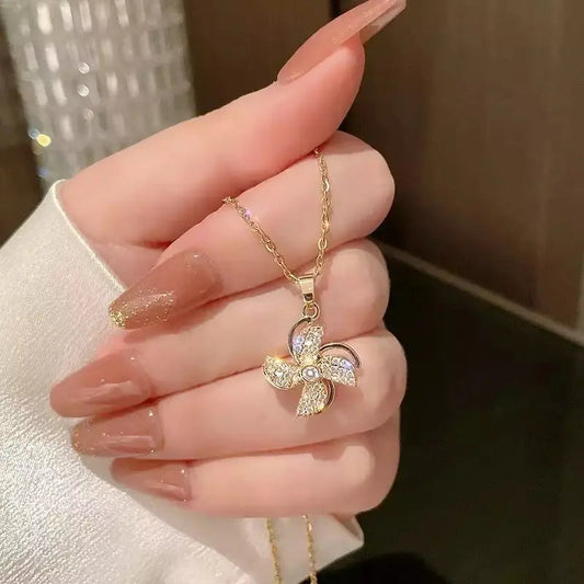Spinning Windmill Zircon Necklace - Gold