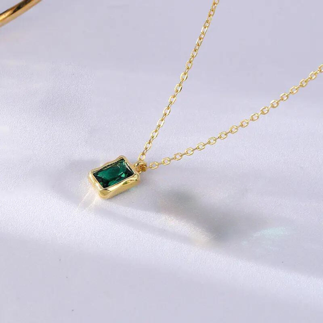 Vintage Emerald Chic Necklace -Gold Salty