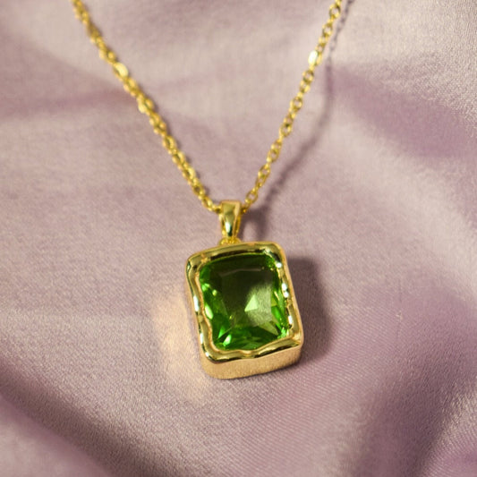 Vintage Emerald Chic Necklace -Gold Salty