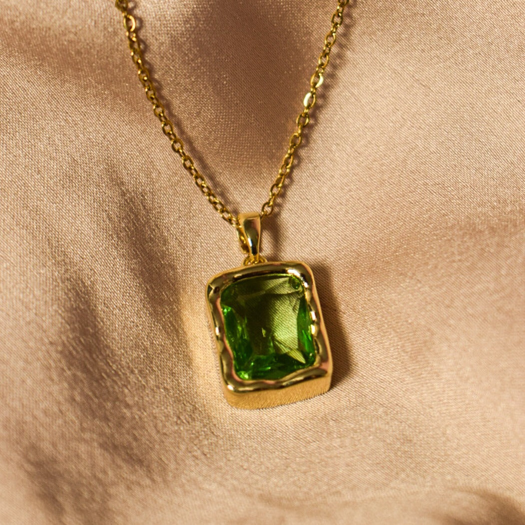 Vintage Emerald Chic Necklace -Gold Salty