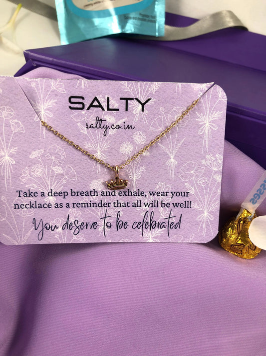 Queen's Crown Charm Necklace - Gold